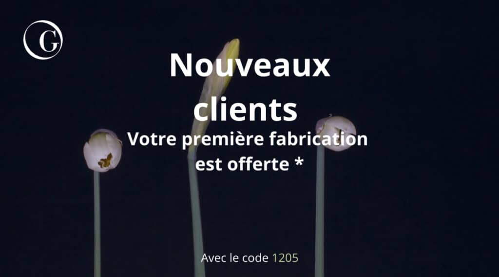 Trois narcisses en boutons prêts à éclore sur fond noir. Avec logo du Groupe Olbinski et texte 