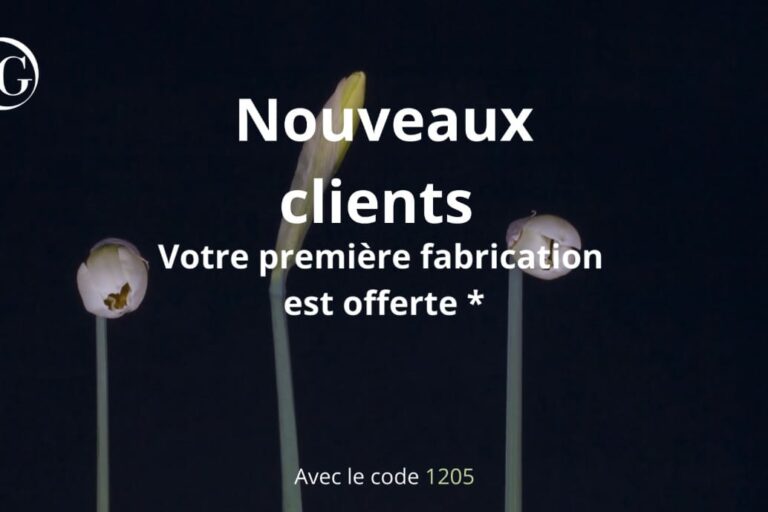 Nouveaux Clients 2023 Trois narcisses en boutons prêts à éclore sur fond noir. Avec logo du Groupe Olbinski et texte "Nouveaux Clients : votre première fabrication est offerte. Avec le code 1205"